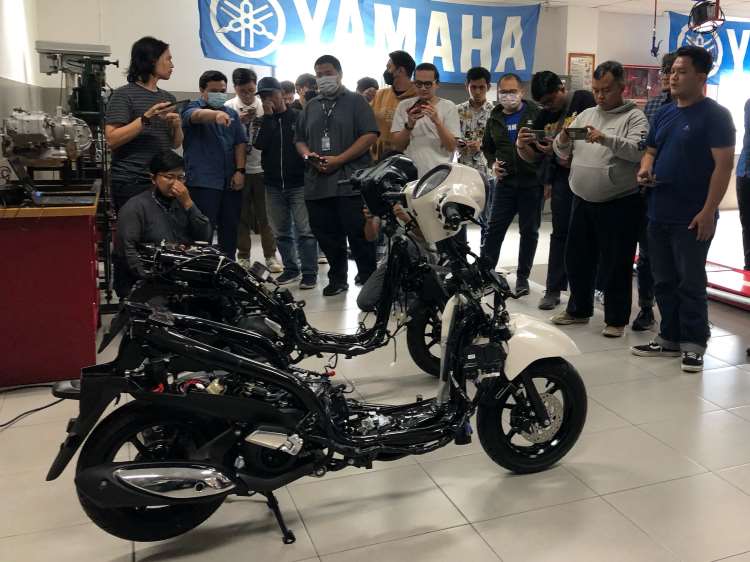 Yamaha Grand Filano Hybrid Connected